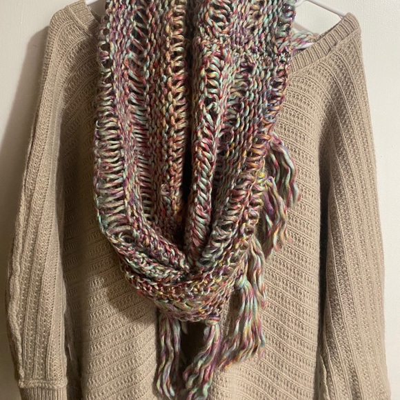 Madison 88 Soft multicolored infinity Scarf - Picture 2 of 2